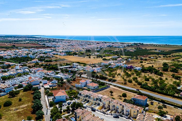 Image No.25-3 Bed Townhouse for sale