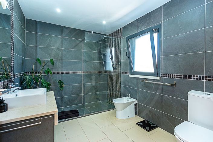Image No.16-3 Bed Villa for sale