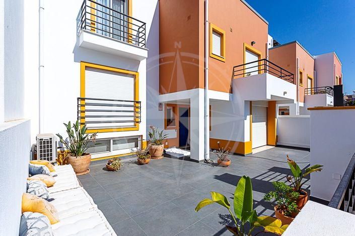 Image No.1-4 Bed Villa for sale