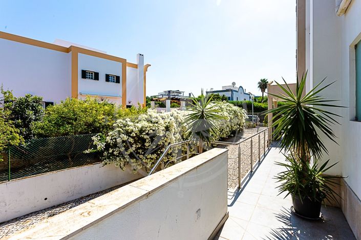 Image No.10-4 Bed Villa for sale