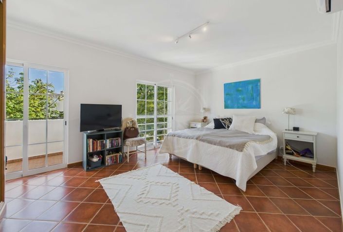 Image No.14-5 Bed Townhouse for sale