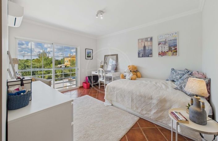 Image No.15-5 Bed Townhouse for sale