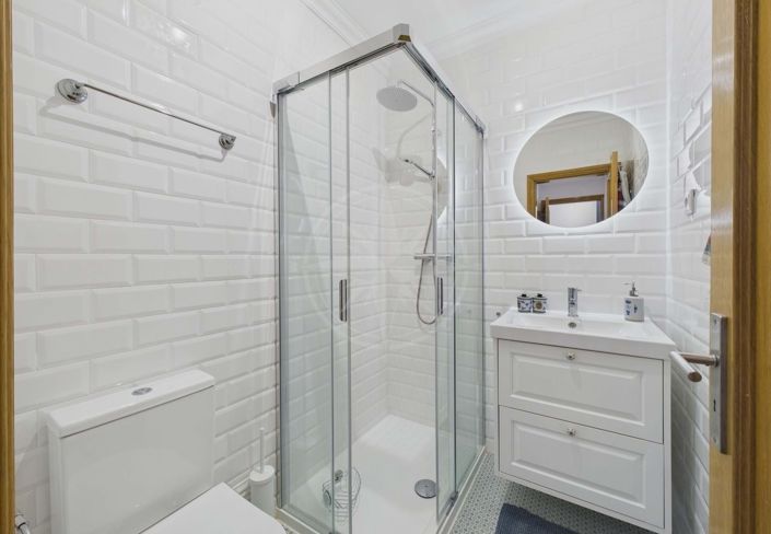 Image No.18-5 Bed Townhouse for sale