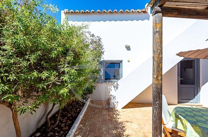 Image No.19-2 Bed Villa for sale