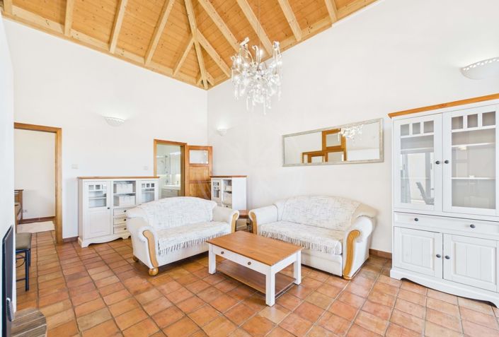 Image No.10-2 Bed Villa for sale