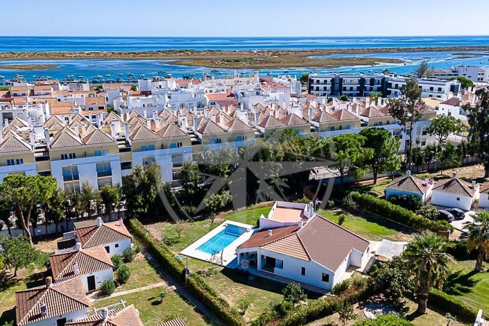 Image No.1-3 Bed Villa for sale
