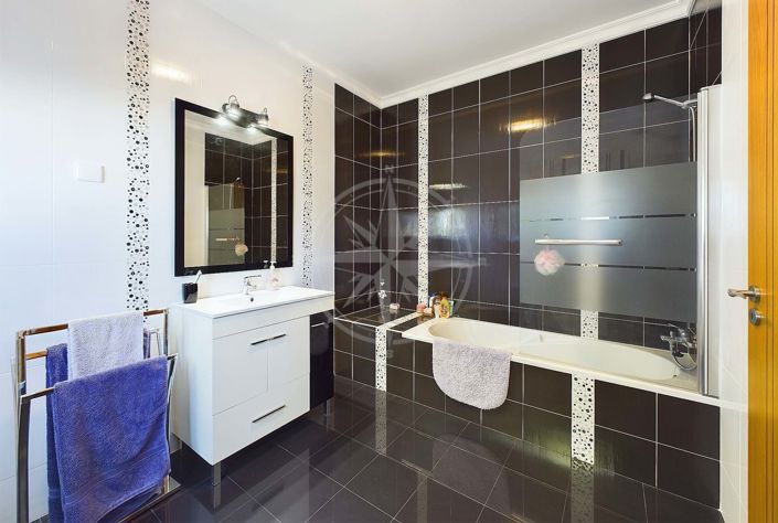 Image No.19-4 Bed Villa for sale