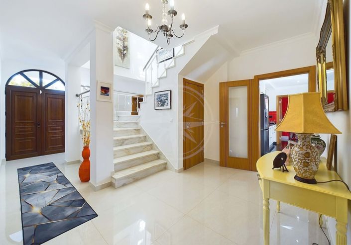 Image No.9-4 Bed Villa for sale