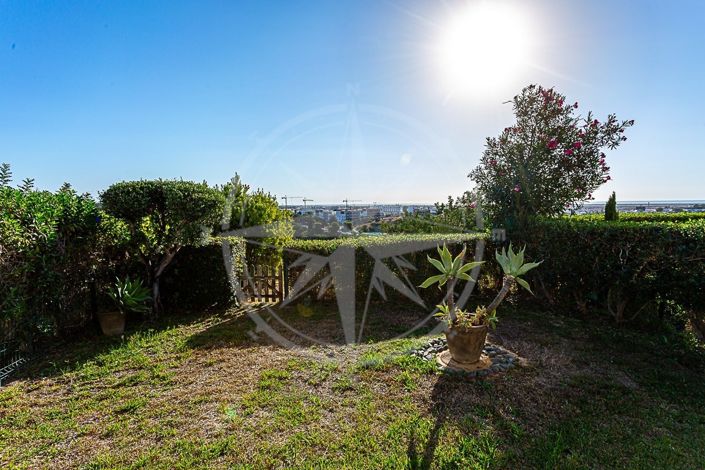 Image No.12-3 Bed Townhouse for sale