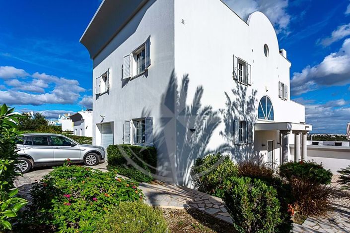 Image No.3-4 Bed Villa for sale