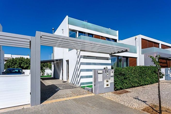 Image No.1-3 Bed Villa for sale