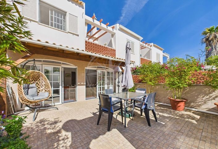 Image No.2-2 Bed Townhouse for sale