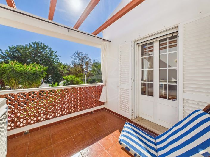 Image No.15-2 Bed Townhouse for sale