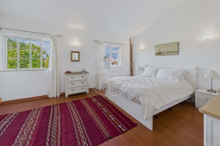 Image No.18-2 Bed Townhouse for sale