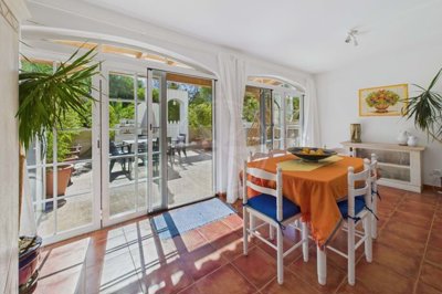 1987-360866-0086b5b4f2b294297643049c268e89554