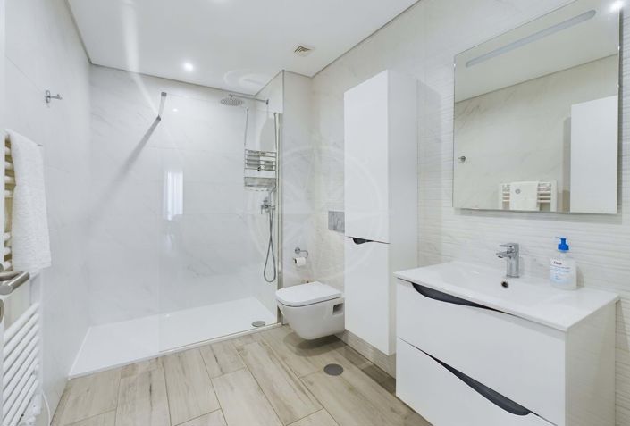 Image No.12-3 Bed Apartment for sale