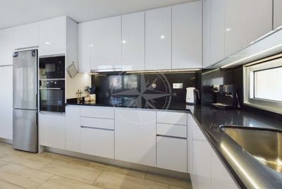 1987-361083-0086b5b4f2b294297643049c268e89554