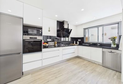 1987-361084-0086b5b4f2b294297643049c268e89554