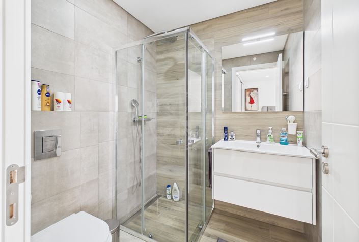 Image No.18-4 Bed Townhouse for sale