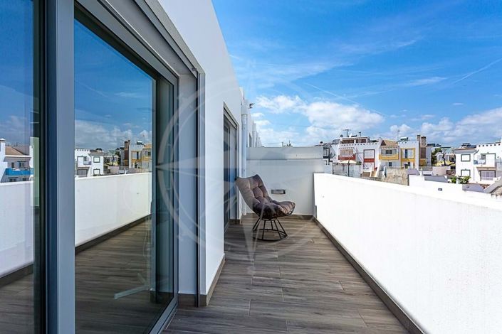 Image No.23-4 Bed Townhouse for sale