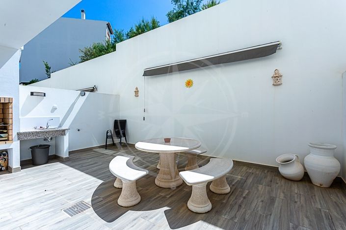 Image No.10-4 Bed Townhouse for sale