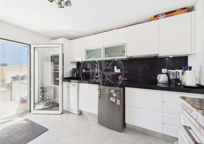 Image No.13-3 Bed Townhouse for sale