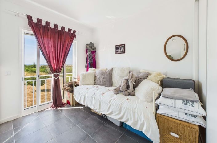 Image No.20-3 Bed Townhouse for sale