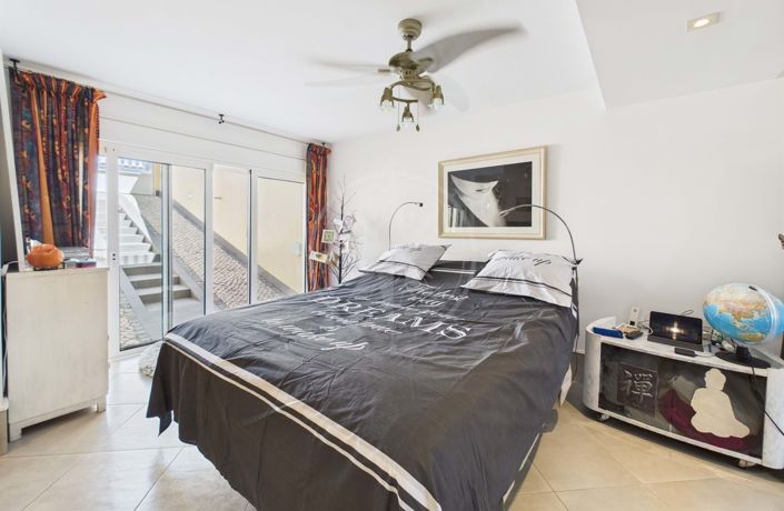 Image No.10-3 Bed Townhouse for sale