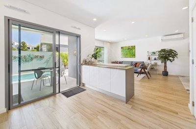 1987-363077-0086b5b4f2b294297643049c268e89554