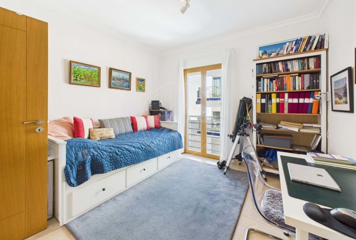 Image No.19-3 Bed Apartment for sale