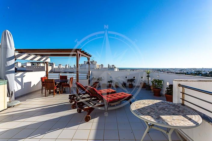 Image No.21-3 Bed Apartment for sale