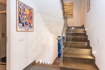 1987-364747-0086b5b4f2b294297643049c268e89554