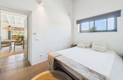 1987-364821-0086b5b4f2b294297643049c268e89554