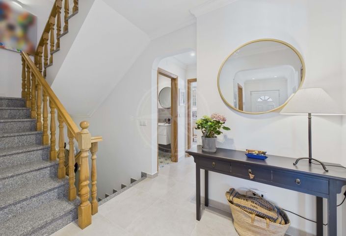 Image No.12-5 Bed Townhouse for sale