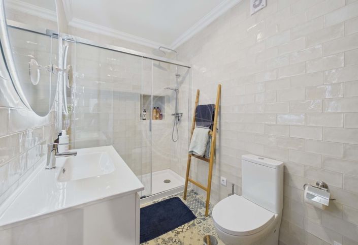 Image No.15-5 Bed Townhouse for sale