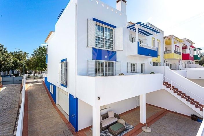 Image No.3-5 Bed Townhouse for sale