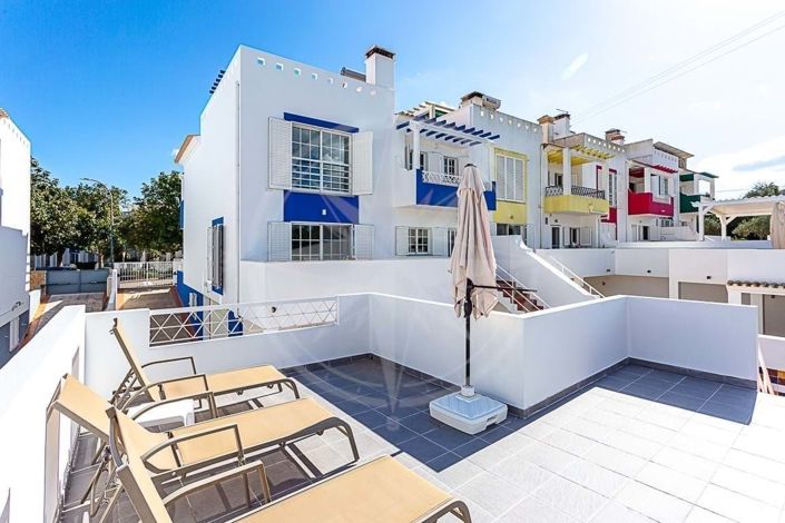 Image No.21-5 Bed Townhouse for sale