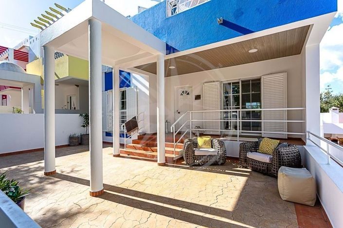 Image No.23-5 Bed Townhouse for sale