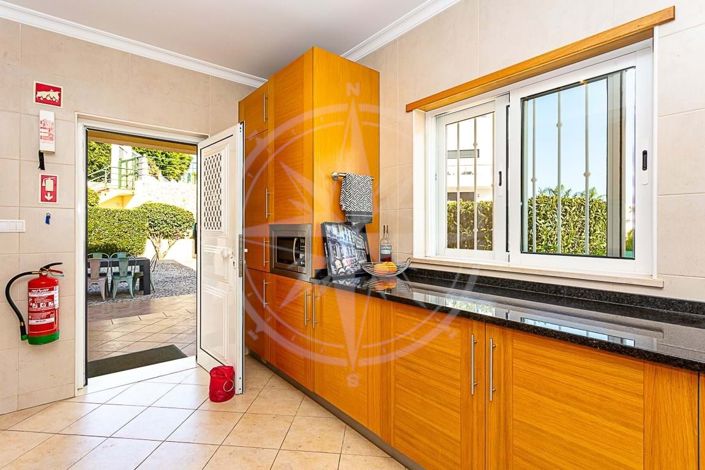 Image No.10-4 Bed Villa for sale