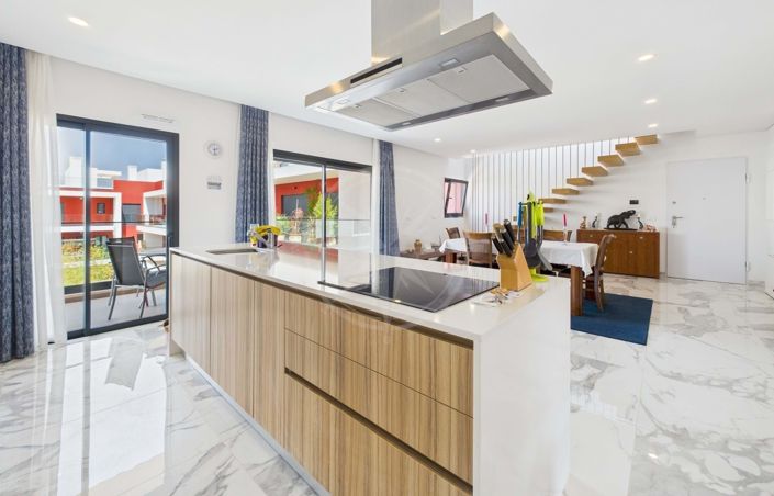 Image No.3-3 Bed Apartment for sale