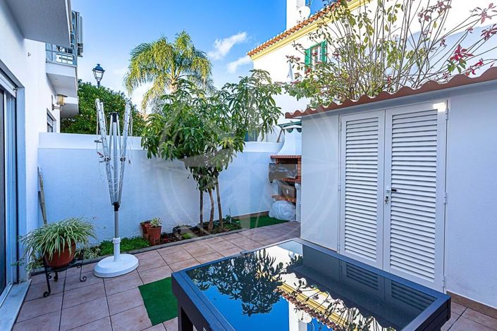 Image No.11-2 Bed Townhouse for sale