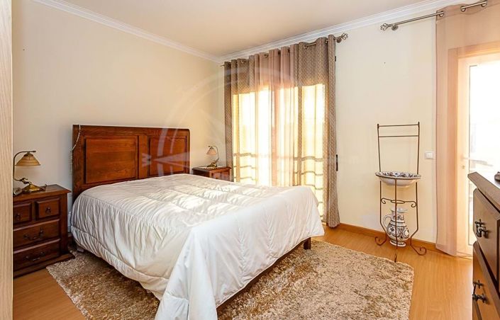 Image No.16-2 Bed Townhouse for sale