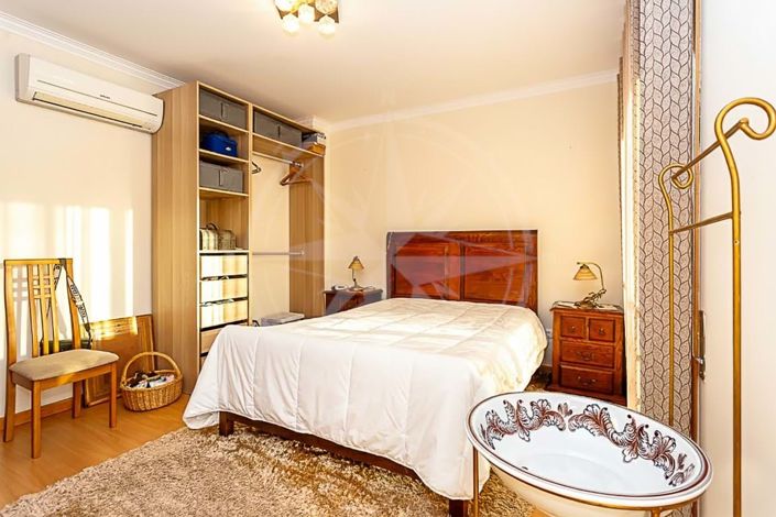 Image No.17-2 Bed Townhouse for sale