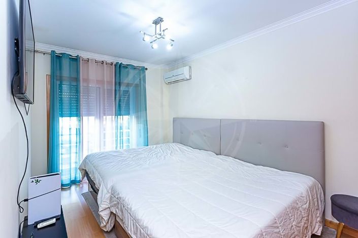 Image No.19-2 Bed Townhouse for sale