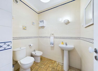 1987-366608-0086b5b4f2b294297643049c268e89554