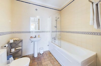 1987-366608-0086b5b4f2b294297643049c268e89554