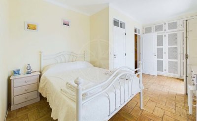 1987-366608-0086b5b4f2b294297643049c268e89554