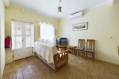 1987-366608-0086b5b4f2b294297643049c268e89554