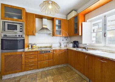 1987-366608-0086b5b4f2b294297643049c268e89554