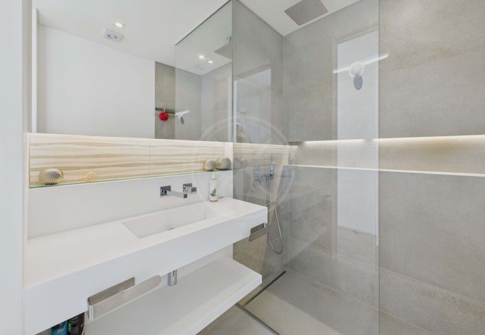 Image No.19-3 Bed Villa for sale